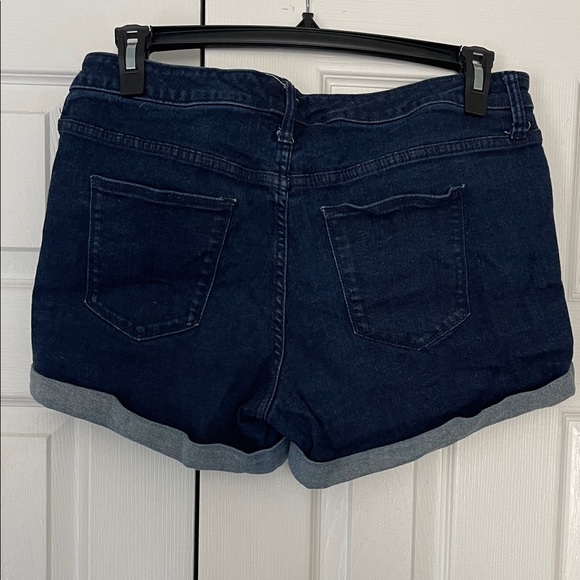 Universal Thread Women's Deep Indigo Jean Shorts - Picture 3 of 3